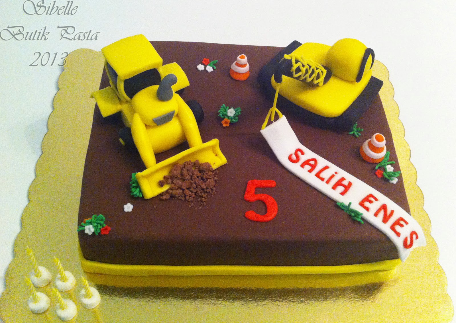 Sibelle Butik Pasta ve Kurabiye KEPÇELİ PASTA5 , CUPCAKE VE MİNİ