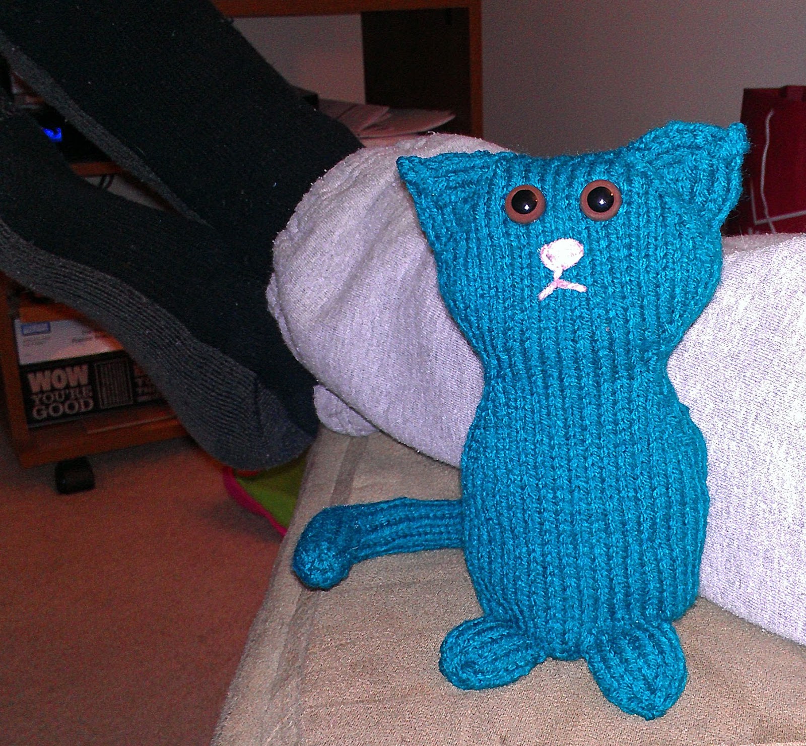 Pretty Knitty Jewelry Of knitted cats and bunnies...