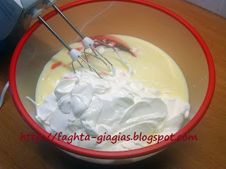 Τα φαγητά της γιαγιάς - Παγωτό παρφέ με κεράσι γλυκό και γιαούρτι