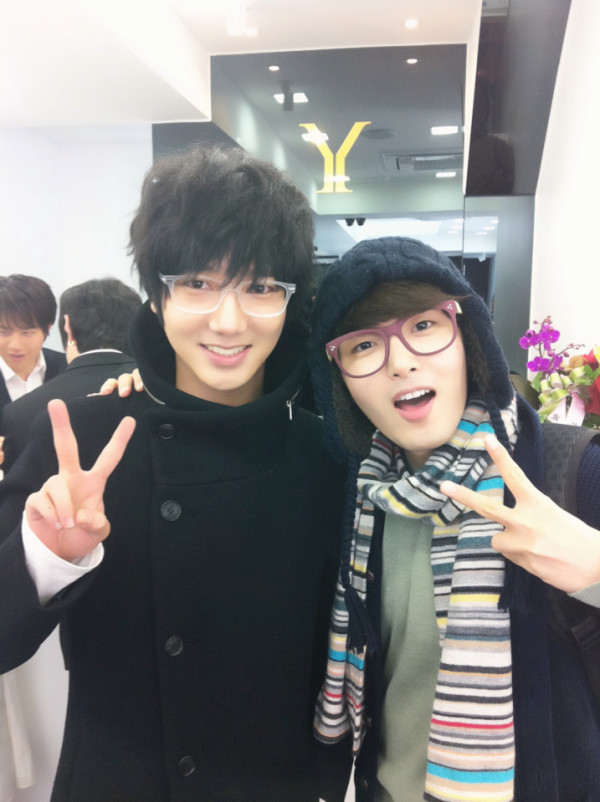 빛나는 Shining Star Juli 2012