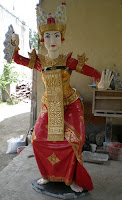 patung penari legong keraton dibuat di Bali