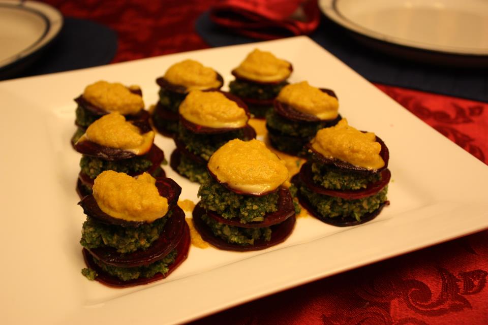 This Rawsome Vegan Life raw beets with pesto and carrot & bell pepper