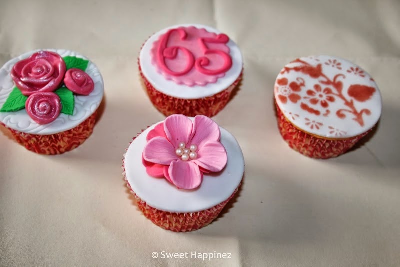 http://3.bp.blogspot.com/-vOEMzmqeew8/Uz5sEhzgNAI/AAAAAAAACoQ/B_7oBRKNzVU/s1600/Verjaardags+Cupcakes+Bloemen+1.JPG