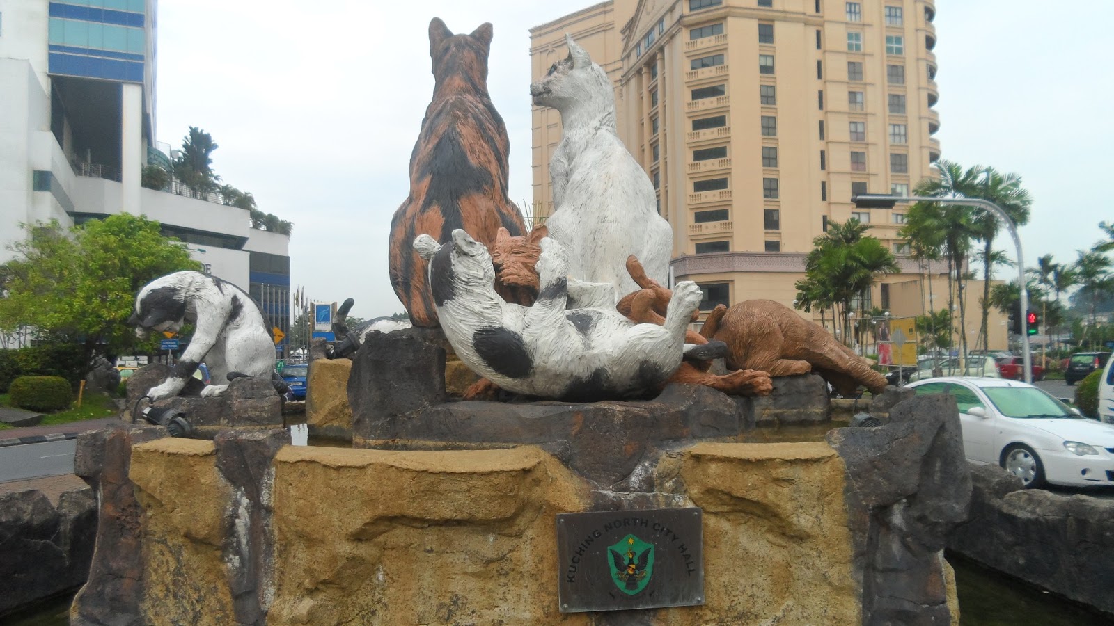 Interesting Corner of Me : Cat Statues in Kuching