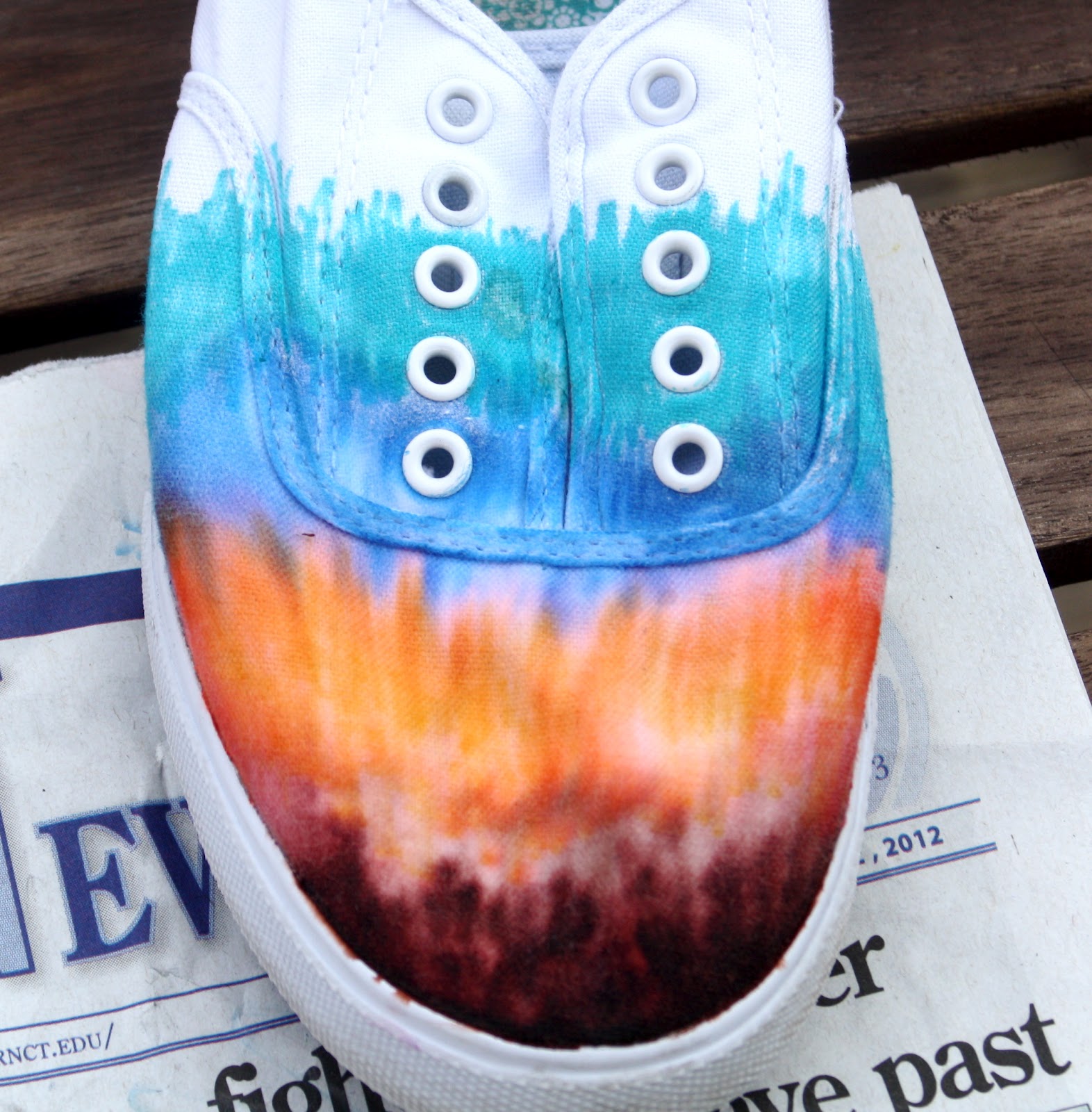 Ave Renee DIY Ombre Canvas Shoes with Sharpies