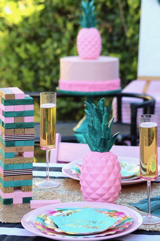 Throw a tropical themed party for the girls! LAURA'S little PARTY