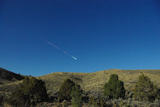 Метеор в небе над Рино, штат Невада 22 апреля 2012 года