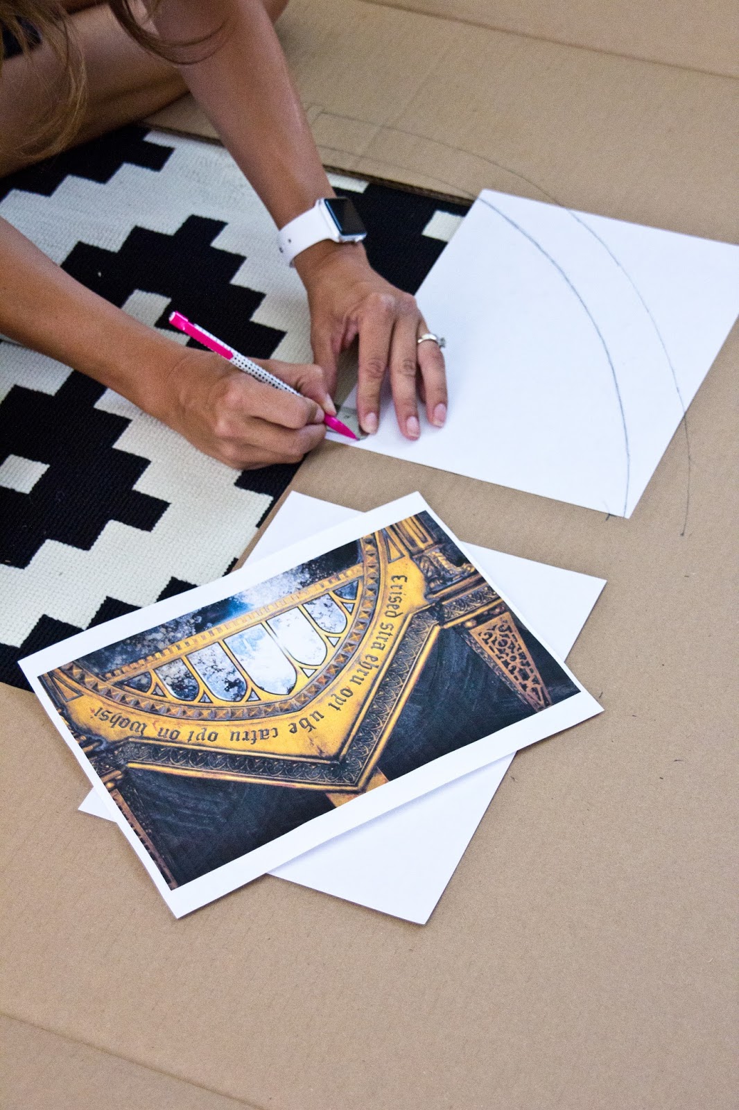 Delicious Reads DIY Harry Potter Cardboard "Mirror of Erised" Tutorial