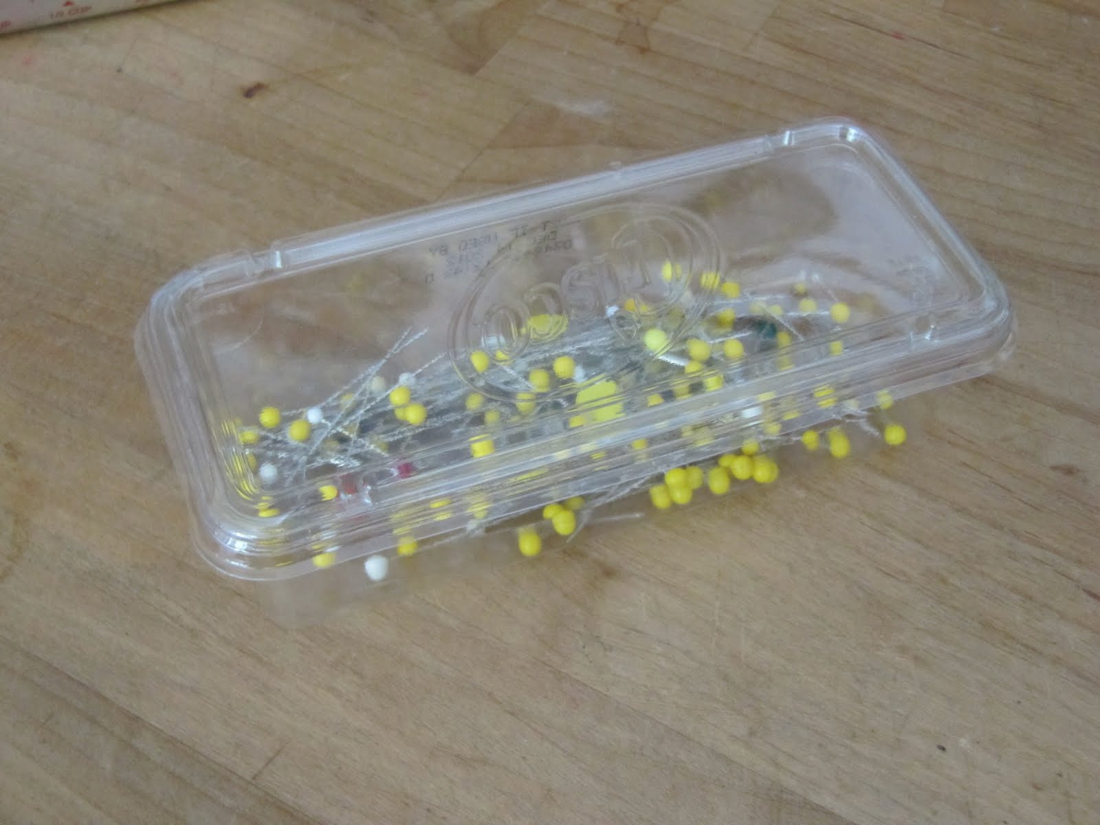 Sew Many Ways... Tool Time Tuesday...Recycle and Organize With Crisco