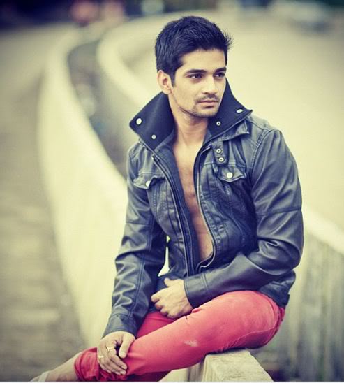 Shirtless Bollywood Men: Vishal Singh