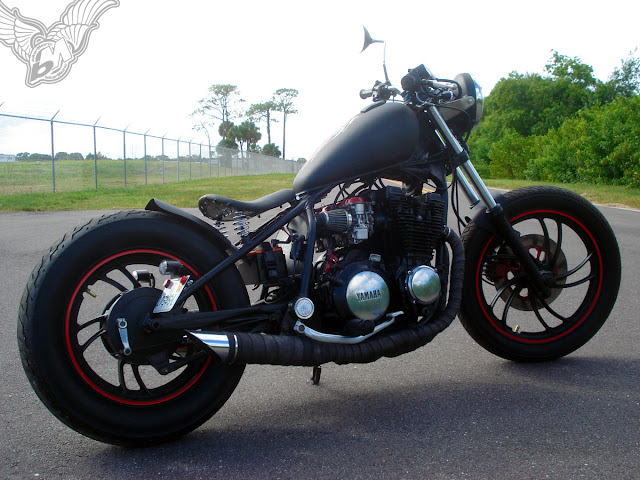 http://3.bp.blogspot.com/-vVWsyS--aZc/TzRwCmNJ4wI/AAAAAAAAHkM/70sqz1TY47o/s640/yamaha-xj650_bobber_bare-bones-rides.jpg