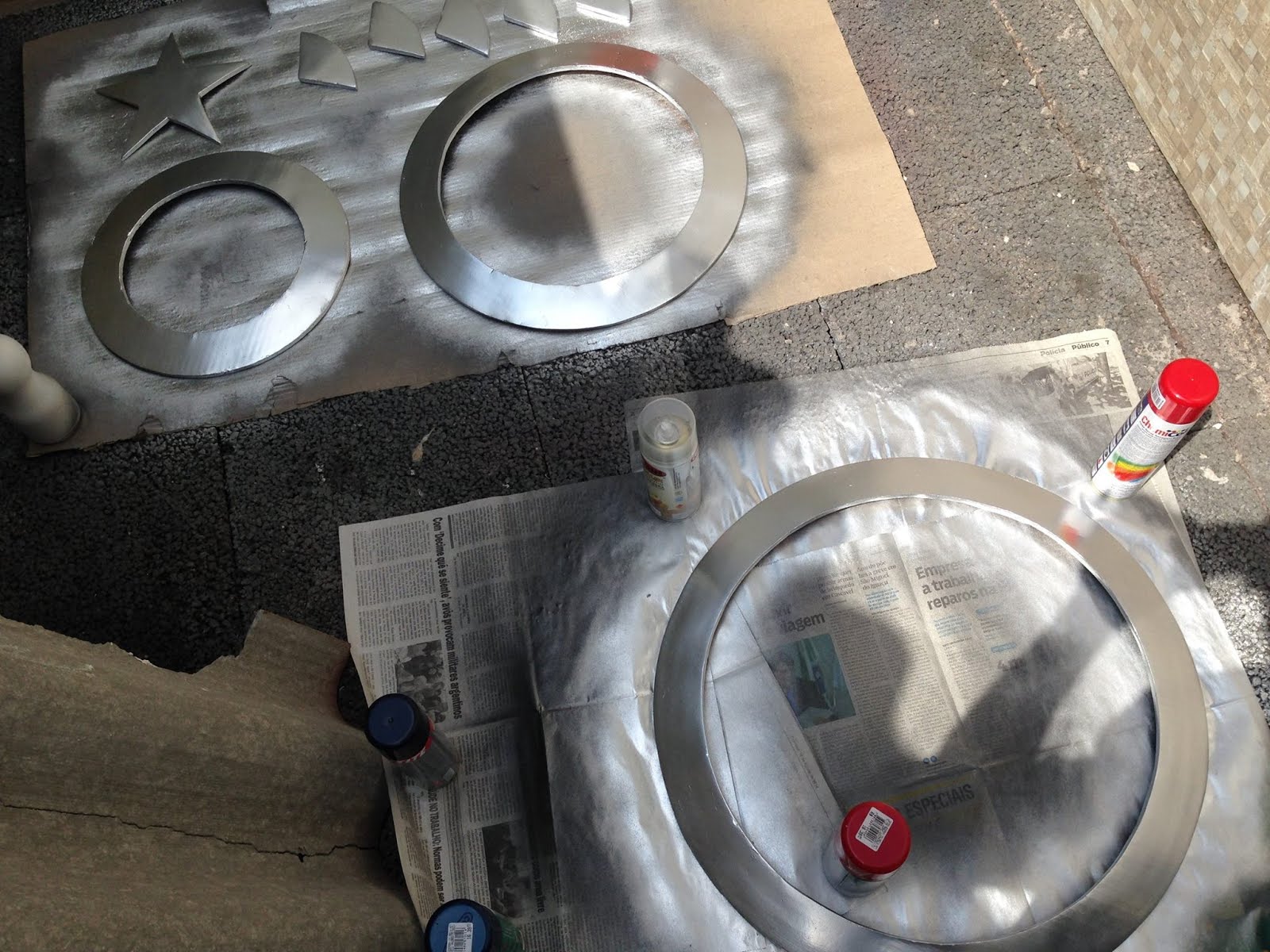 DaliLomo Tips How to Paint Cardboard Props (Shield) by a Talented