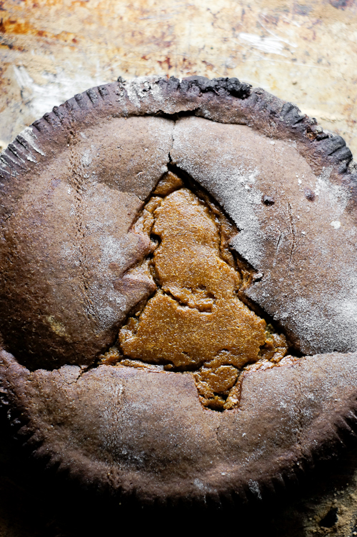 Gingerbread Eggnog Pumpkin Pie thumb in plum