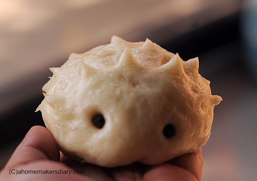 Shaped Steamed Bun (Baozi), Tibetan Tingmo and Tupperware 'Steam It