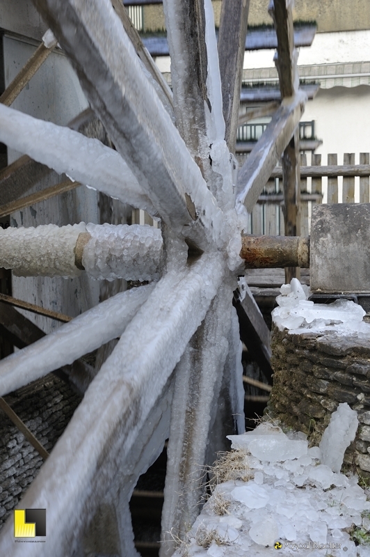 roue du moulin fontaine de vaucluse photo pascal blachier