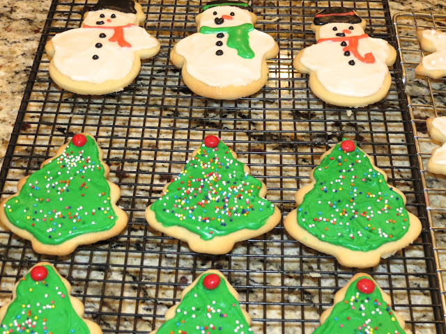 Christmas cookie chocolate cookies chip recipe rolo easy livinglocurto recipes double festive candy holiday dessert perfect baking desserts exchange locurto Delightful Order: Christmas Cut-Out Cookie Recipe