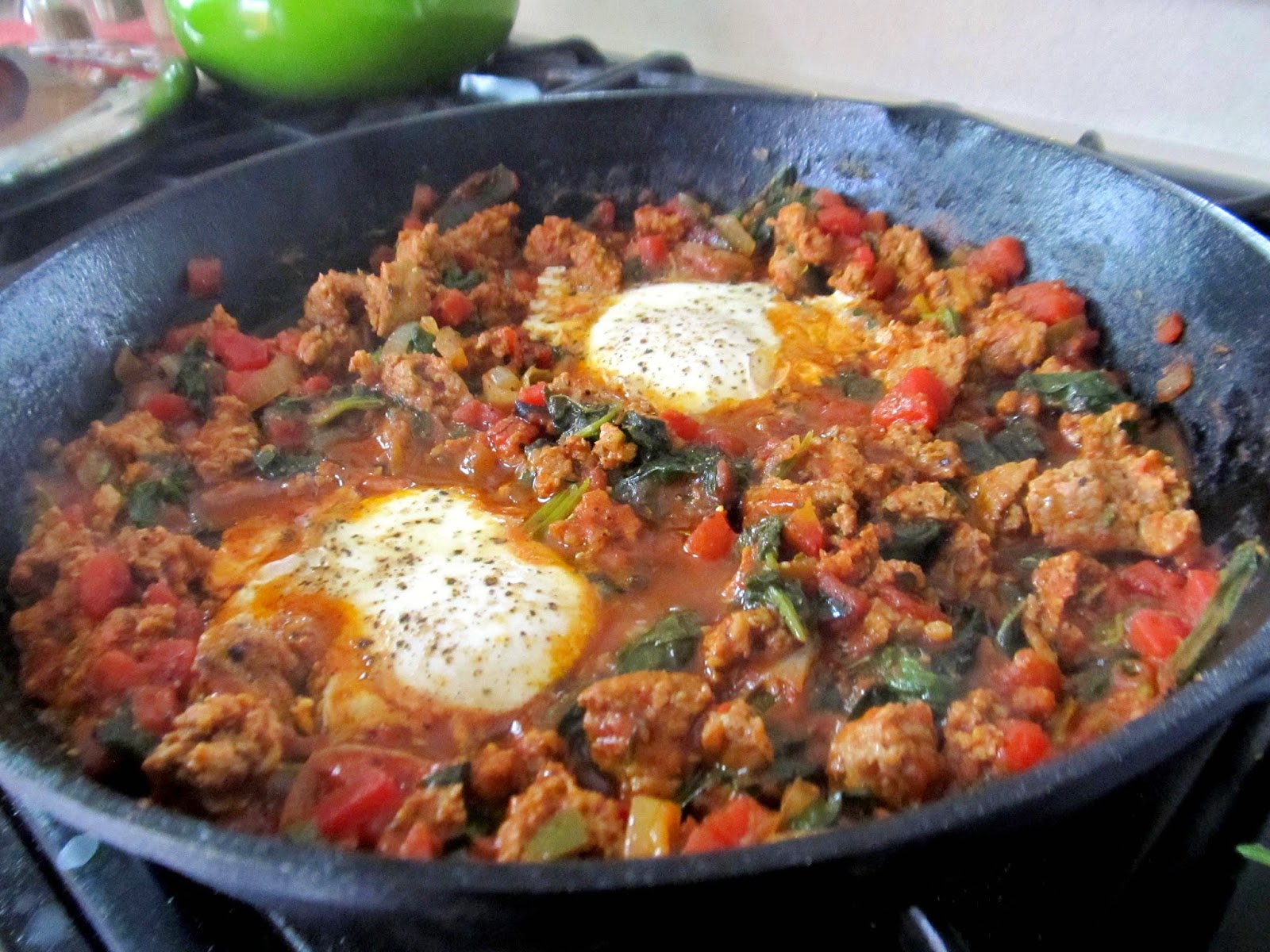 I Don't Cook, But My Boyfriend Does! Shakshuka [Eggs with Meat and