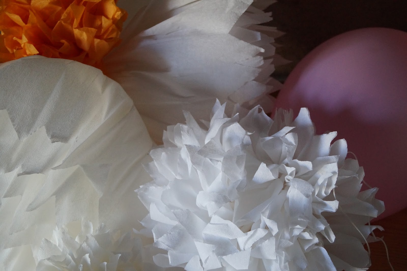 Rosace Pompon Fleur Papier de Soie Or