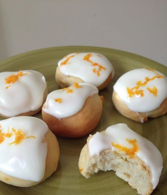 VeganistaEllie: Egg-less Egg Biscuits!