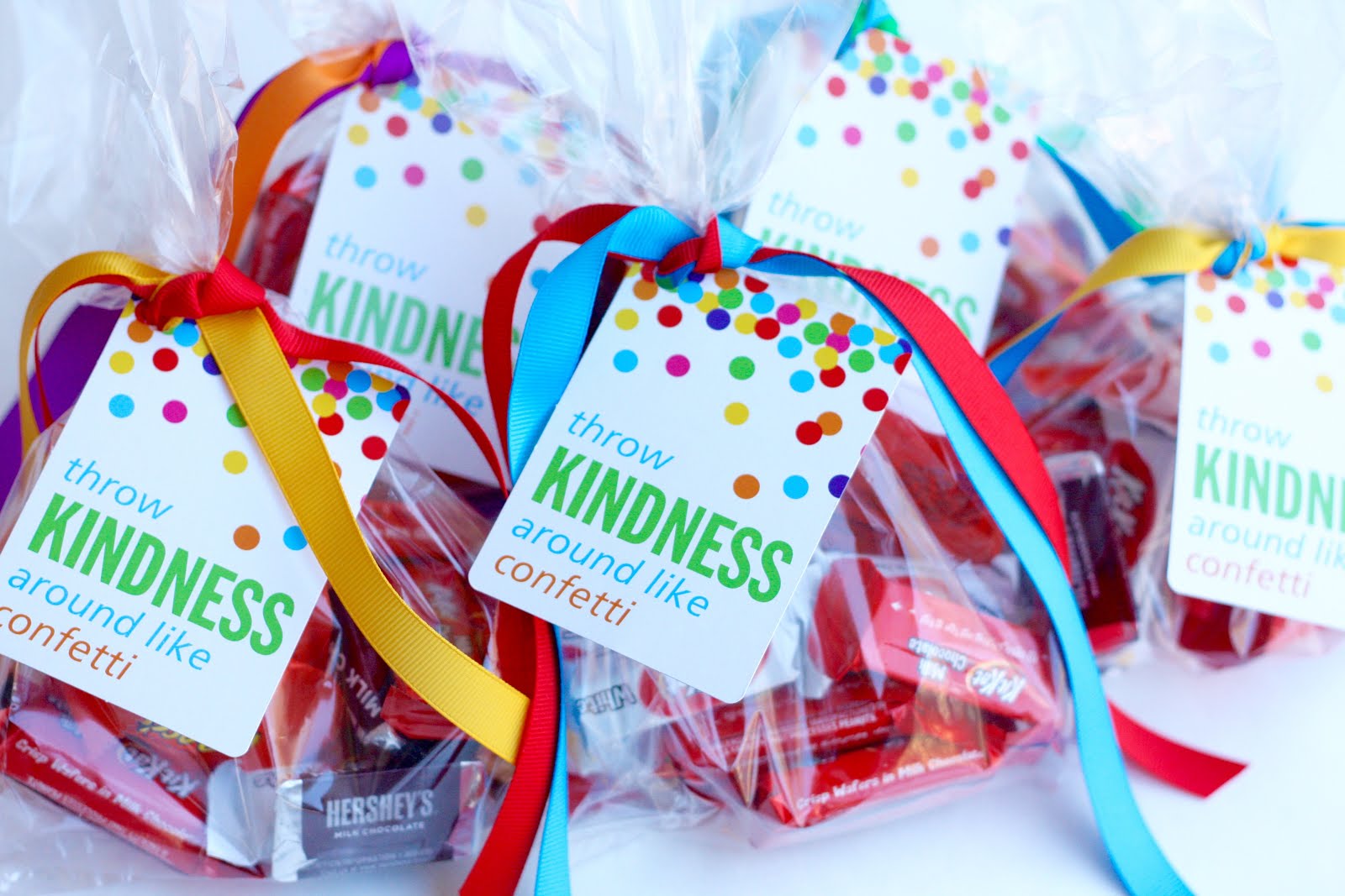M&M'S® Candies Gift Idea - Random Act of Kindness - Fantabulosity