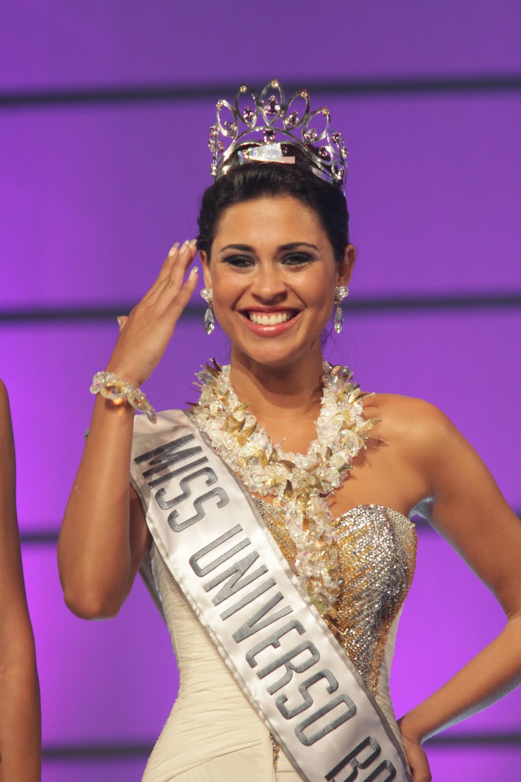 MULTICENTER INDUSTRIAL MISS UNIVERSO BOLIVIA 2011