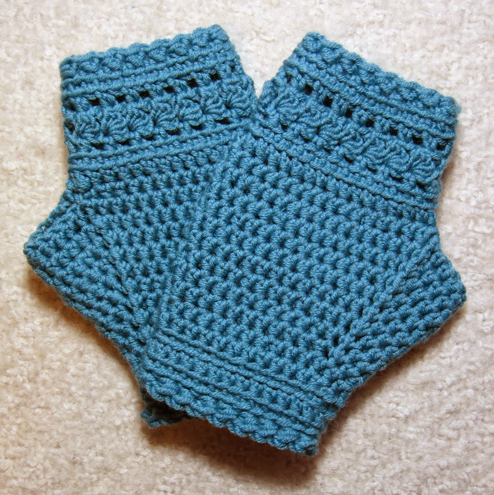 Mr. Micawber's Recipe for Happiness Limpet Mitts Free Pattern and CAL, Part 2 Thumb Gusset