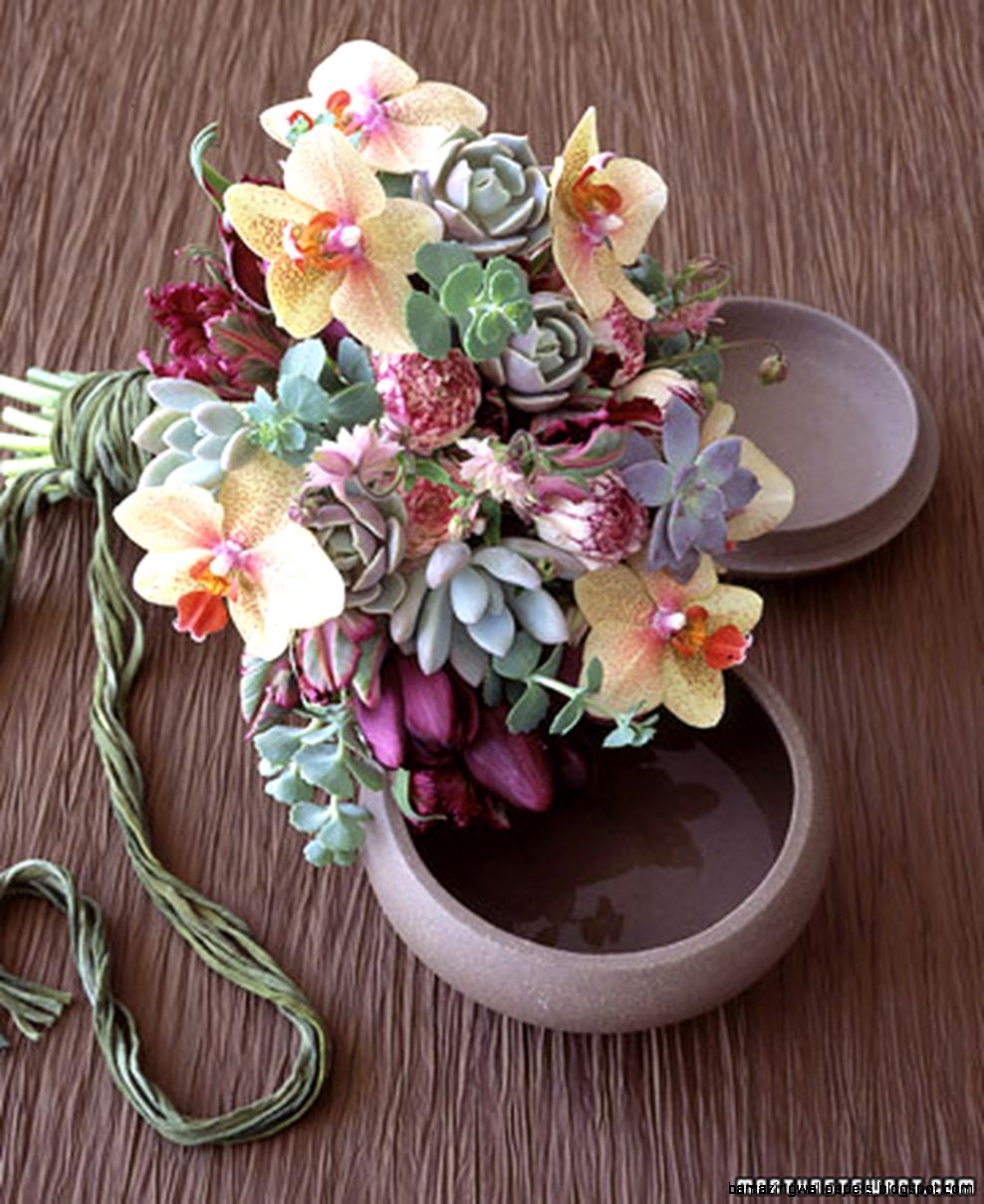 Tulip Wedding Bouquets Martha Stewart Weddings Tulip Wedding Bouquets Martha Stewart Weddings