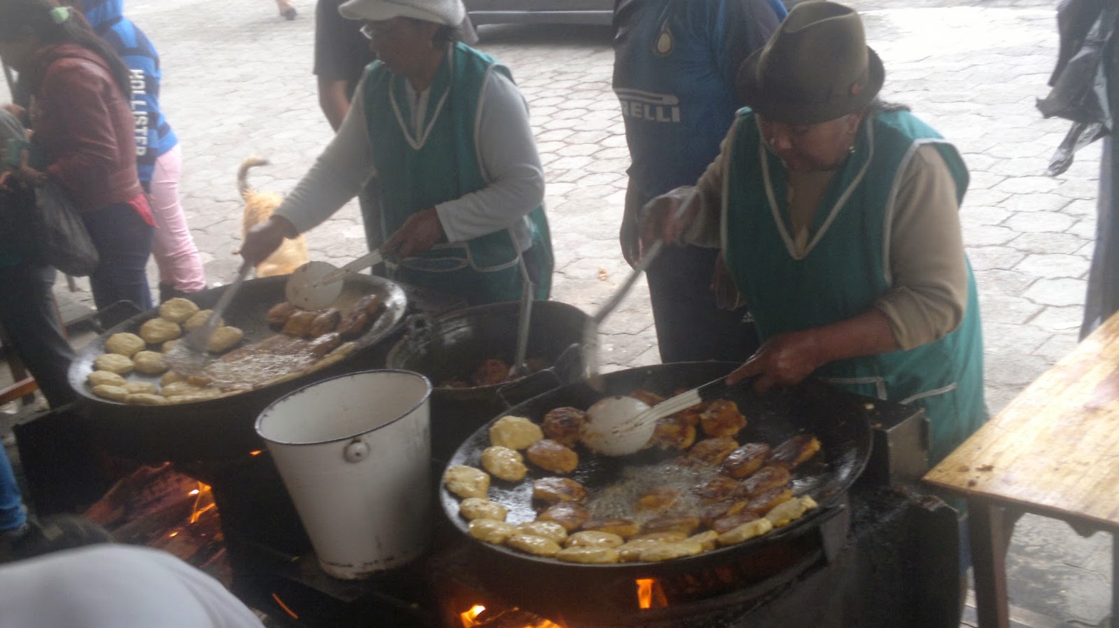 RECETAS DE COCINA ECUATORIANA Tortillas de maiz rellenas de queso y