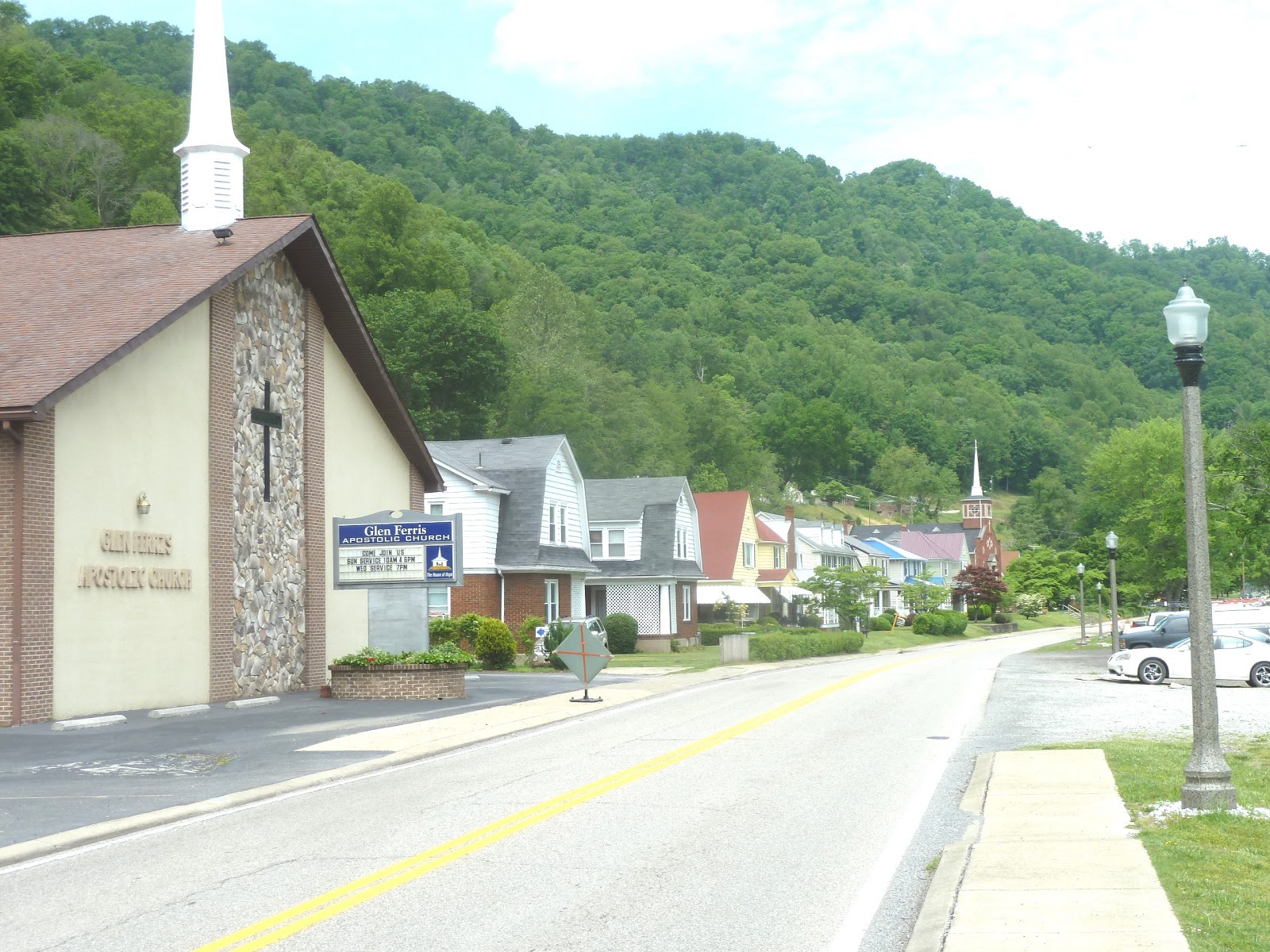 seniors walking across america POST 1118; MAY 18, 2013; GLASGOW, WEST VIRGINIA