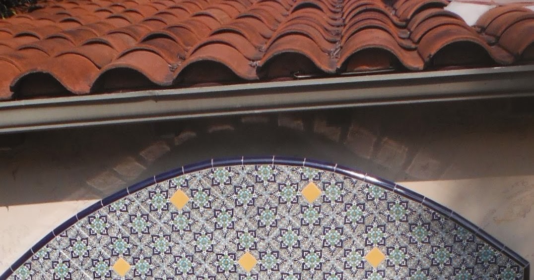 The 2 Minute Gardener: Photo - Spanish Wall Fountain