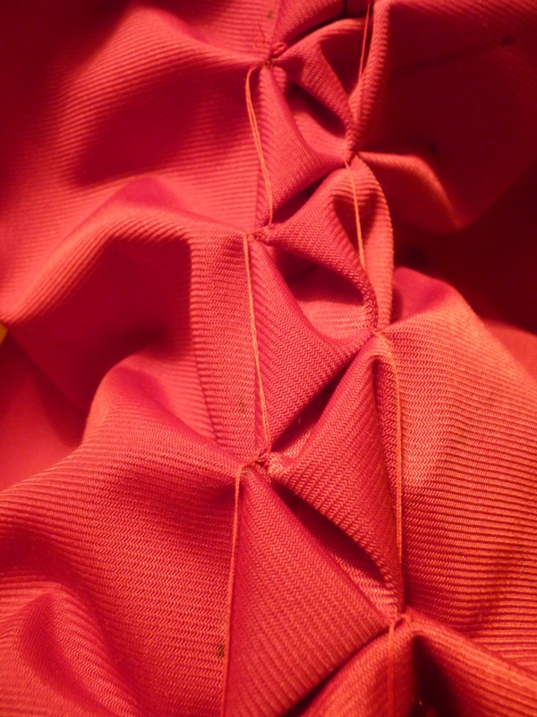 four square walls tutorial how to make a round pintuck pillow