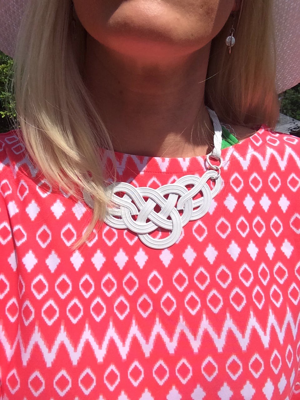 White Nautical Rope Necklace DIY  | all dressed up with nothing to drink...