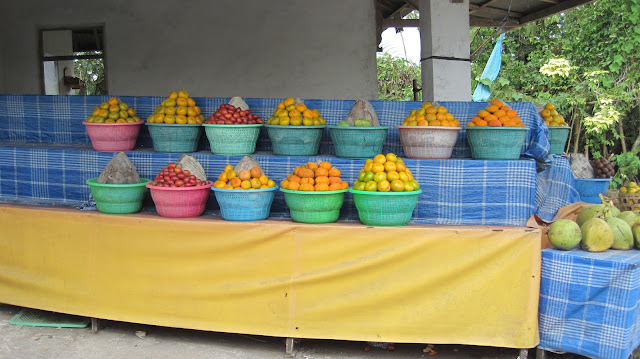 Puestecillos de fruta en Bali