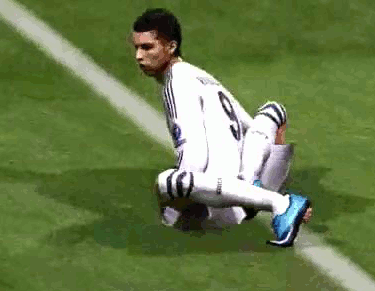 http://3.bp.blogspot.com/-vgYG9KqZTTE/UmJINO4inLI/AAAAAAAAAEY/kXmKt5rCMEU/s1600/FIFA14Ronaldoglitch.gif