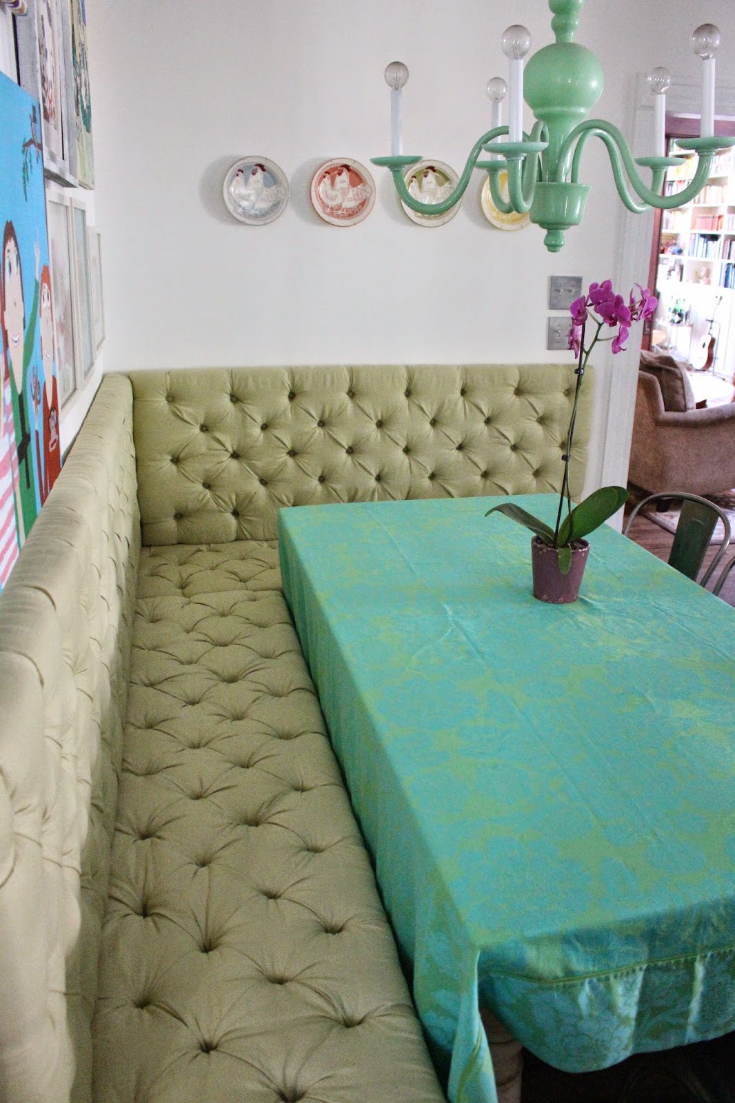 Back on Festive Road DIY kitchen banquette reveal