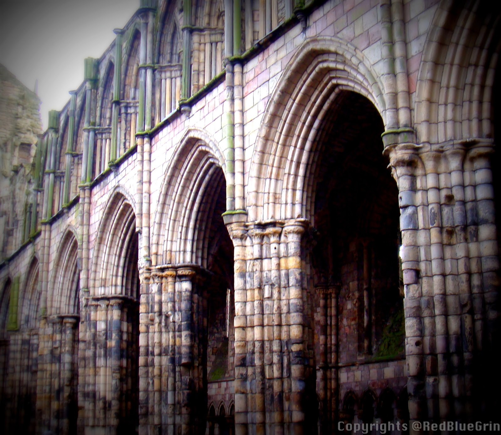 Pedestal Pillars of History RedBlueGrin