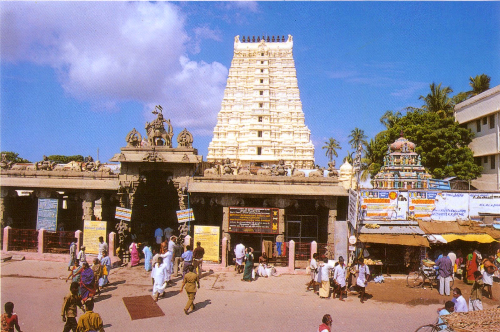 Yatraklick: Ramanathaswamy Temple, Rameswaram, Tamil Nadu, India