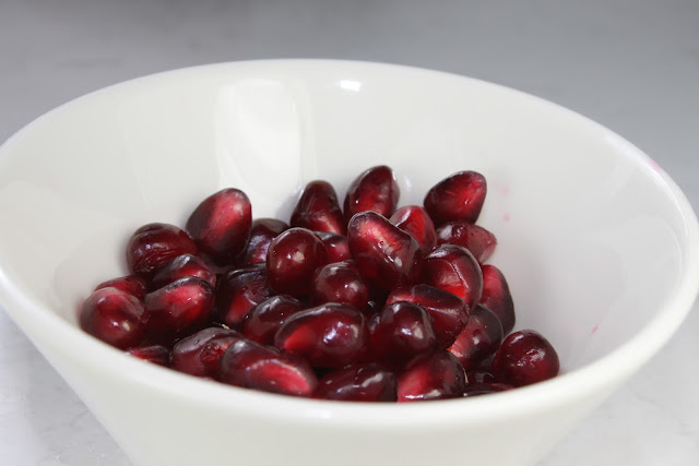  Pomegranate, رمان, Romàn  