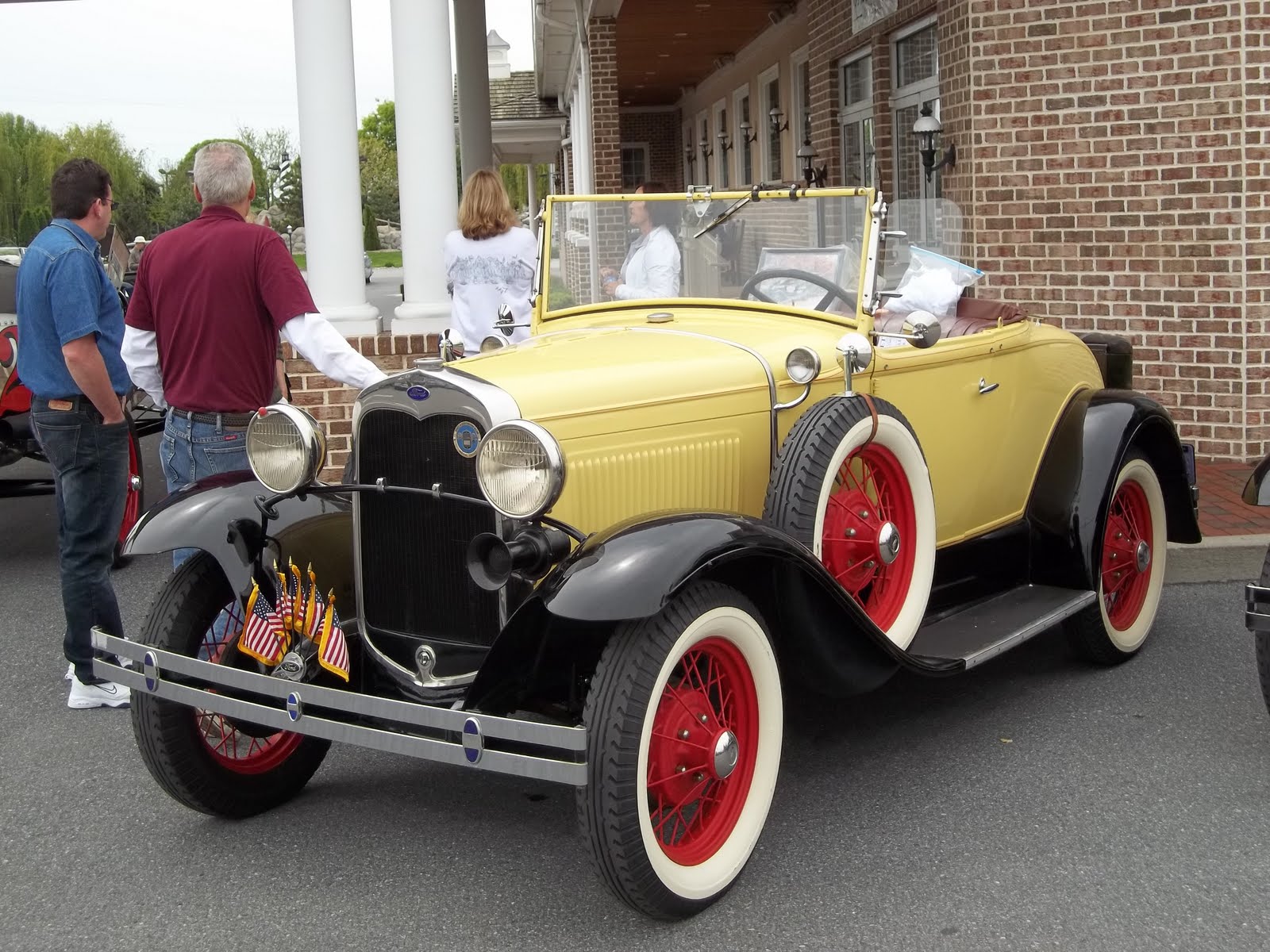 PA ANTIQUE CARS ANTIQUES CENTER