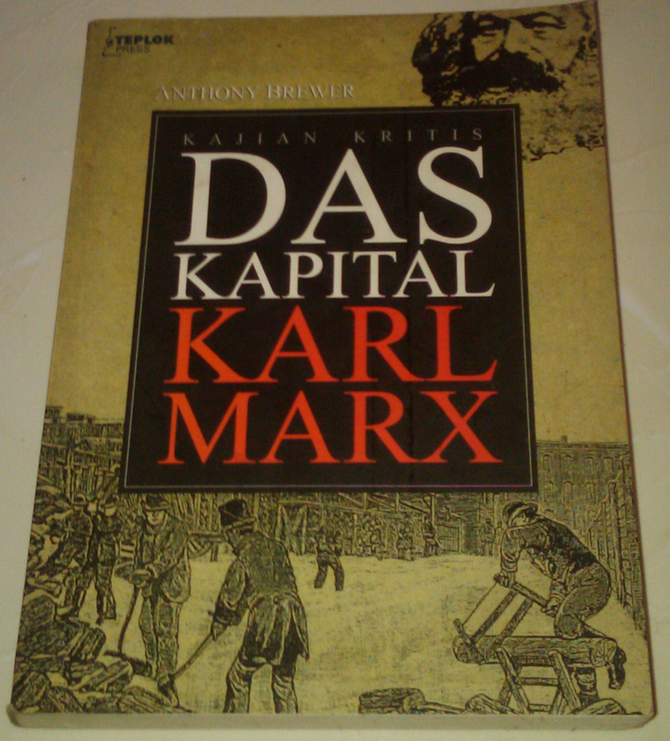 communist manifesto and das kapital