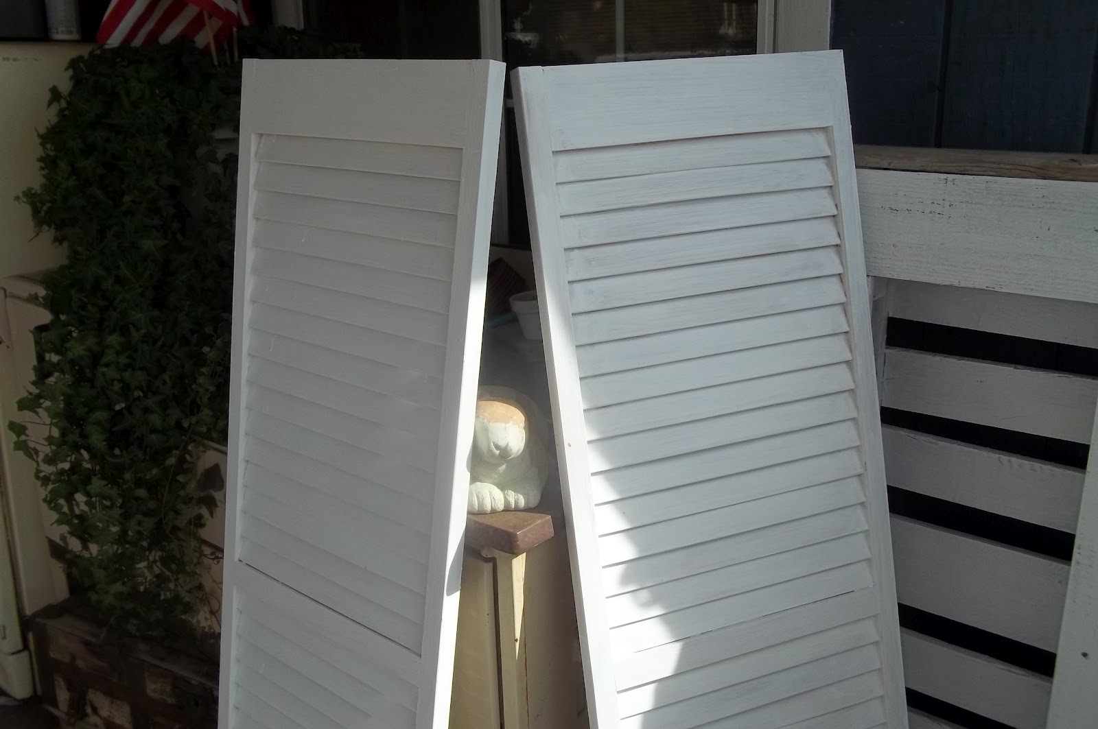 Pallet Ribbonwood Cottage Shutters + Pallet=Patio shelving DIY