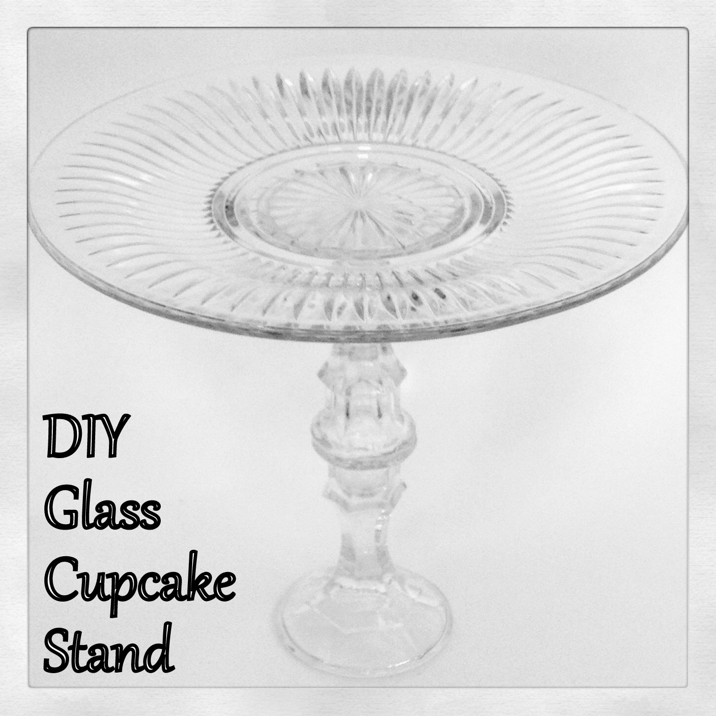 Mama's Felt Cafe Easy DIY Glass Cupcake Stand
