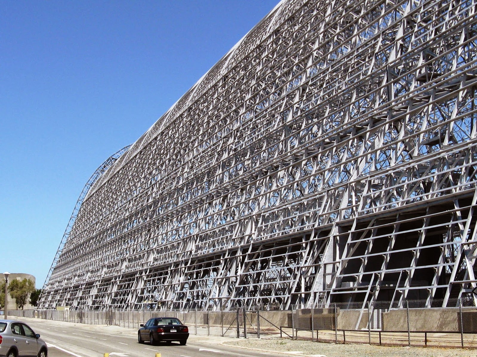 Hangar%2BOne%2Bat%2BMoffett%2BField%2B2014%2BCourtesy%2Bof%2BDWest.jpg
