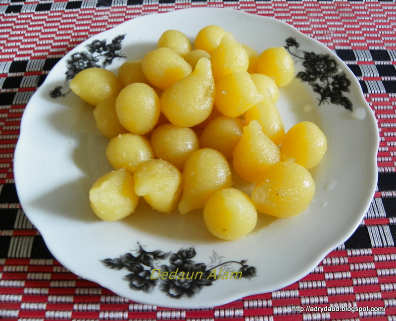 Dedaun Alam Kuih Buah Tanjung
