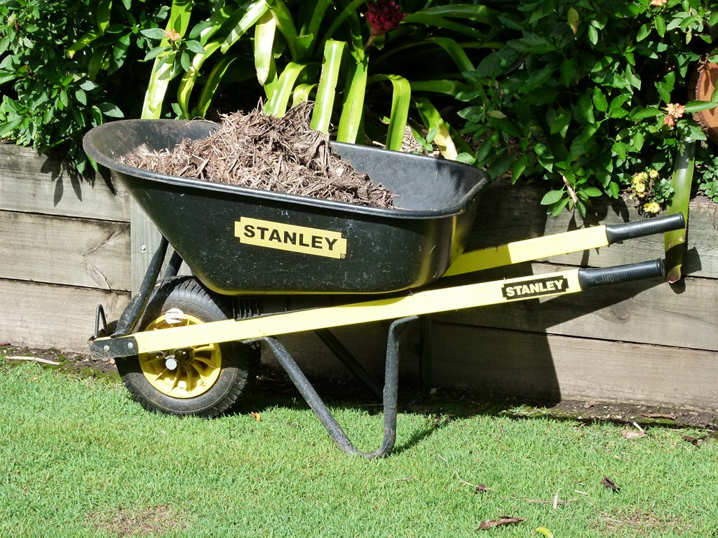 Garden Product Reviews Stanley Wheelbarrow