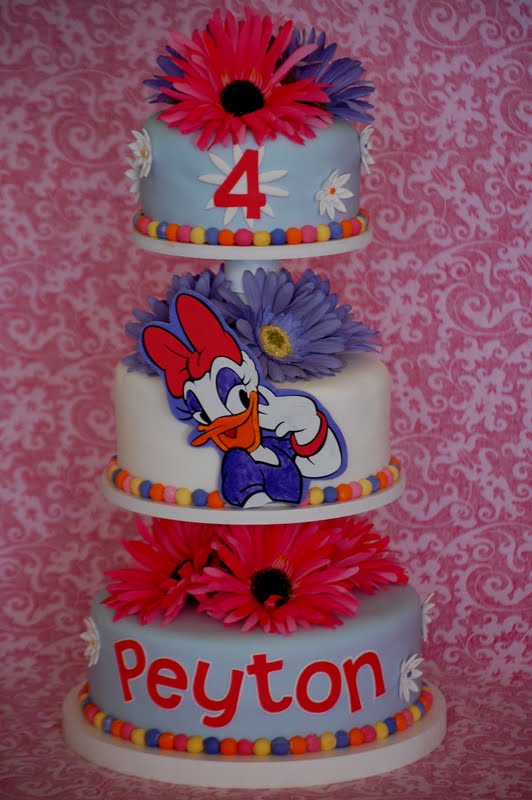 CakeFilley: Daisy Duck Cake