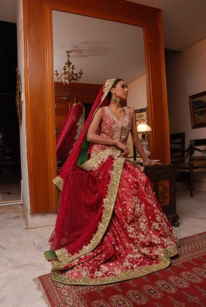 bridal dresses pakistani red