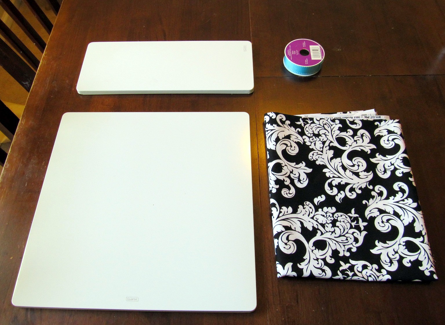 Love & Sugar Kisses DIY {Fabric Board}