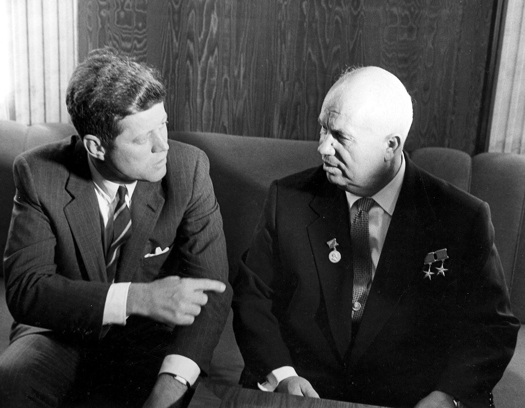 Avengers in Time 1963, News MoscowWashington hotline