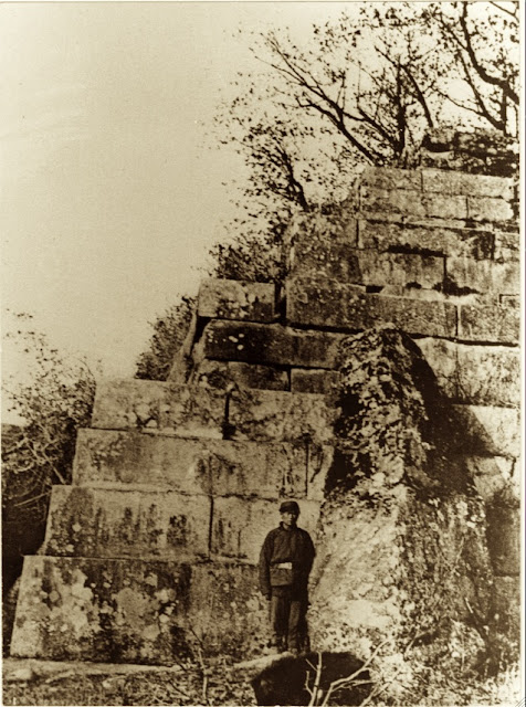 Pyramids, Monks, and Reality Chunks. 40